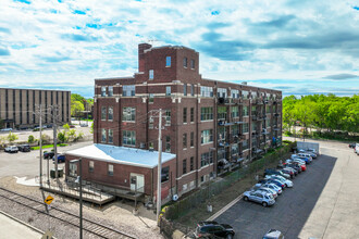 1901 E Hennepin Ave in Minneapolis, MN - Building Photo - Building Photo