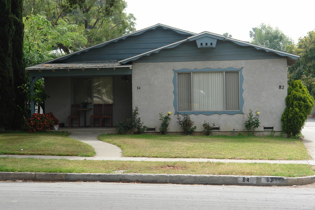 82 N Oak Ave in Pasadena, CA - Foto de edificio - Building Photo