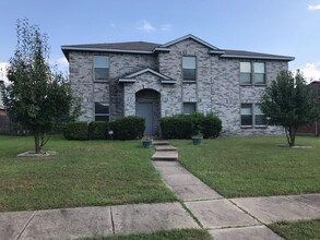 1452 Gentle Rain Dr in Lancaster, TX - Building Photo - Building Photo