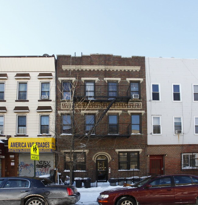 200 Irving Ave in Brooklyn, NY - Building Photo - Building Photo