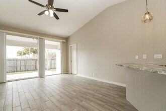 10329 Midstate Ave in Port Richey, FL - Building Photo - Building Photo