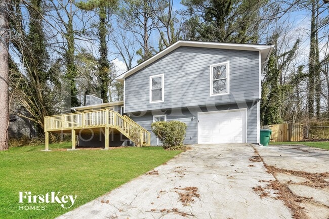 3292 Mixon Way in Stone Mountain, GA - Foto de edificio - Building Photo