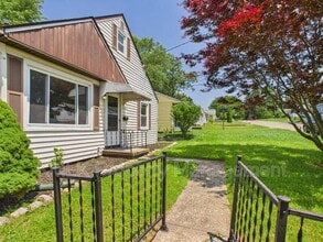 593 Franklin Ave in Barberton, OH - Building Photo - Building Photo