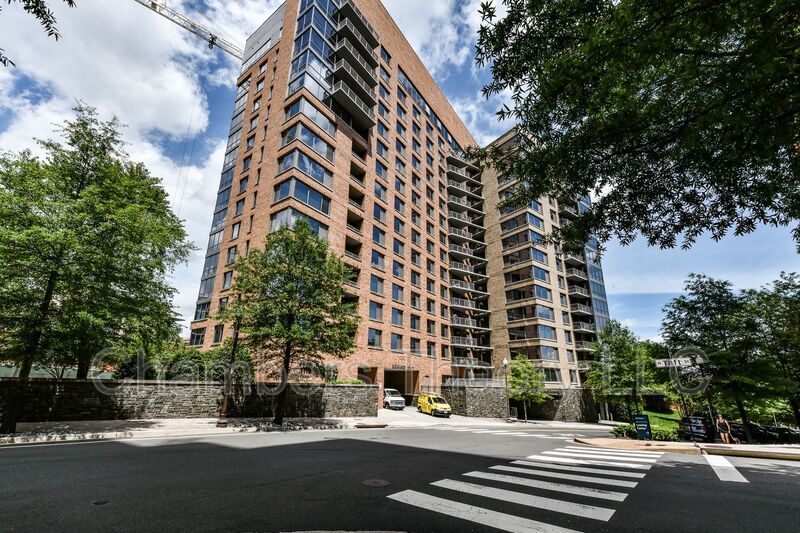 2001 15th St N in Arlington, VA - Building Photo