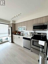 100 Western Battery Rd in Toronto, ON - Building Photo - Building Photo