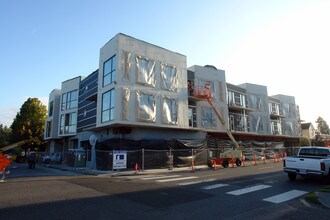 Belmont East in Portland, OR - Building Photo - Building Photo