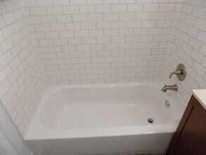 4401 N Clark St-Unit -1414-1WT in Chicago, IL - Building Photo - Building Photo