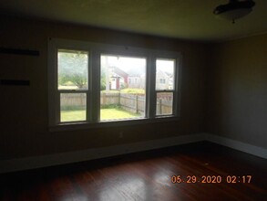 2311 Aberdeen Ave in Hoquiam, WA - Foto de edificio - Building Photo