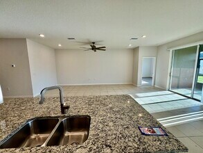 13227 Waterleaf Garden Cir in Riverview, FL - Building Photo - Building Photo
