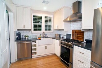 6458 Hanna Ave in Los Angeles, CA - Building Photo - Building Photo