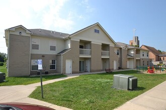 Hartford Square in Hartford City, IN - Building Photo - Building Photo