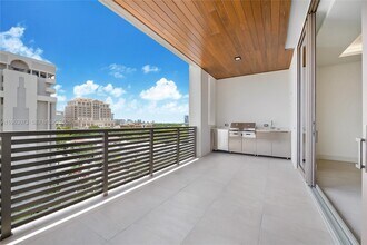515 Valencia Ave in Coral Gables, FL - Building Photo - Building Photo