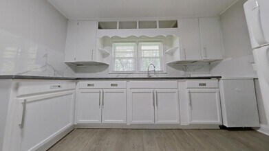 414 E Peachtree Dr in High Point, NC - Building Photo - Building Photo