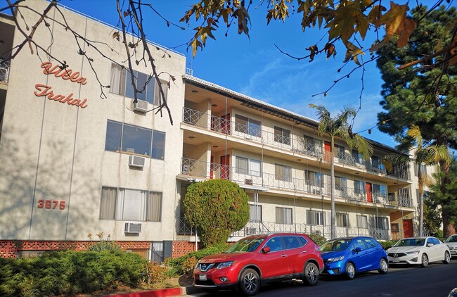 3675 Monon St, Unit 103 in Los Angeles, CA - Building Photo - Building Photo