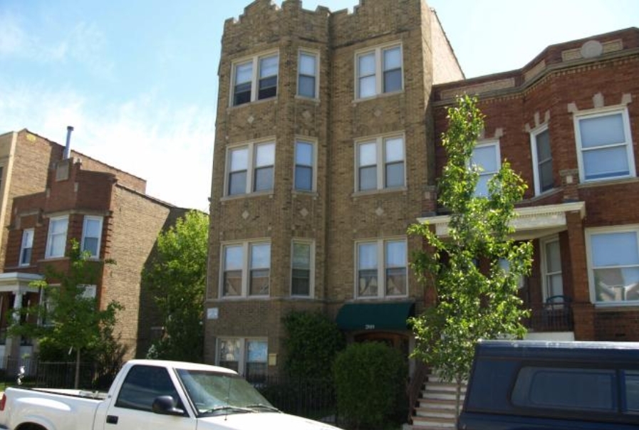 2919 N Whipple St in Chicago, IL - Building Photo