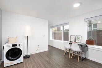 MontClair Apartments in Seattle, WA - Building Photo - Interior Photo