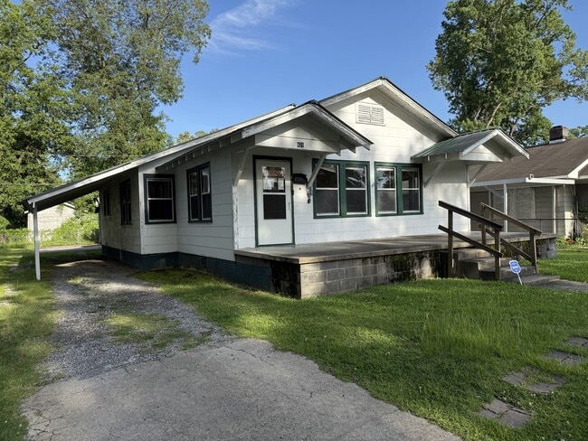 property at 421 N 34th St