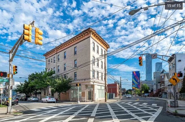 187 Hopkins Ave, Unit 7