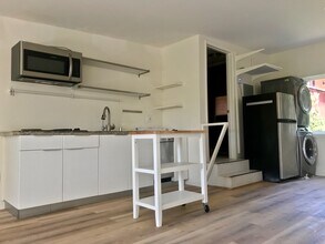 1237 N Commonwealth Ave, Unit Casita Oasis in Los Angeles, CA - Building Photo - Building Photo