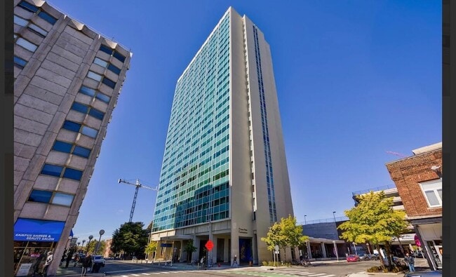 555 E William St in Ann Arbor, MI - Building Photo - Building Photo