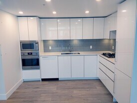 10428 Whalley Blvd in Surrey, BC - Building Photo