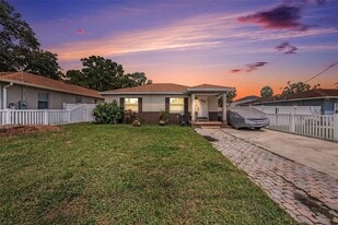 213 N Lincoln Ave in Tampa, FL - Building Photo