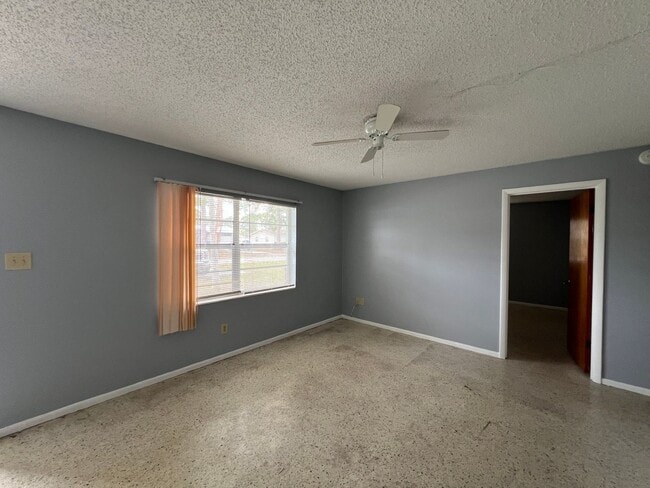 2426 Seneca Ave in Fort Pierce, FL - Building Photo - Building Photo