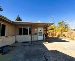 8869 Circle Dr in Westminster, CO - Building Photo