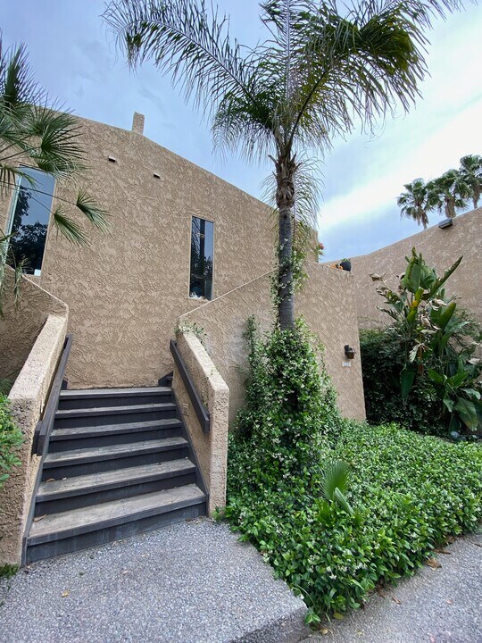 560 N Dodge Blvd in Tucson, AZ - Foto de edificio