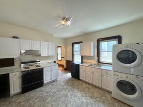 298A Highland Ave, Unit 3 in Somerville, MA - Foto de edificio - Building Photo