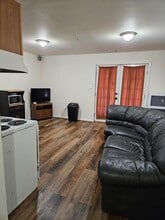 8812 Community Square Ln in Upper Marlboro, MD - Foto de edificio - Building Photo