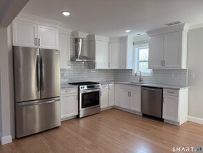 37 Brainerd Rd in Branford, CT - Building Photo - Building Photo