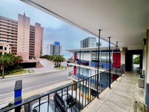 2200 S Ocean Blvd in Myrtle Beach, SC - Building Photo - Building Photo