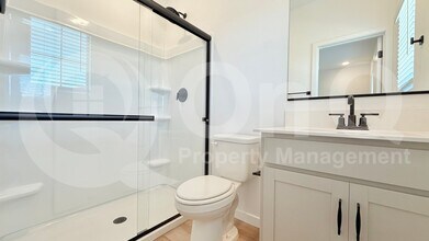 2746 W Red Fox Rd in Phoenix, AZ - Building Photo - Building Photo