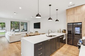 1214 Haines Ave in Dallas, TX - Building Photo - Building Photo
