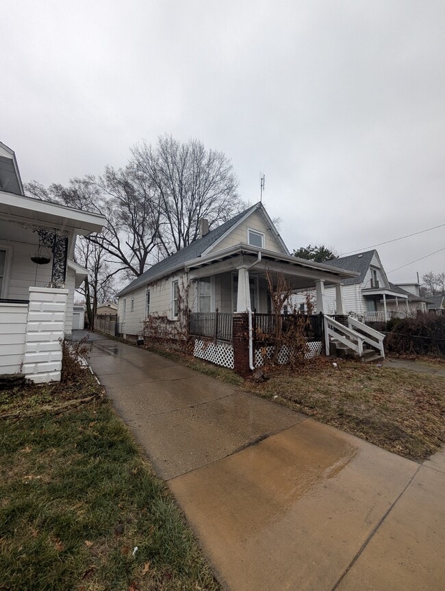 721 E McClure Ave in Peoria, IL - Building Photo - Building Photo