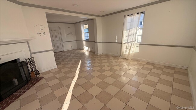 185 Weir St in Hempstead, NY - Building Photo - Building Photo