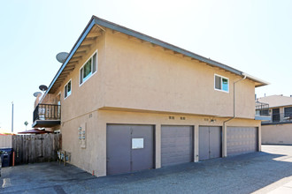 7301 Toulouse Dr in Huntington Beach, CA - Building Photo - Building Photo