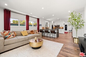 6432 W 86th Pl in Los Angeles, CA - Building Photo - Building Photo