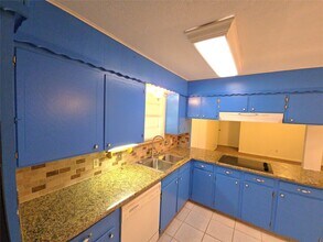 1206 Crescent Blvd in Cleveland, TX - Building Photo - Building Photo