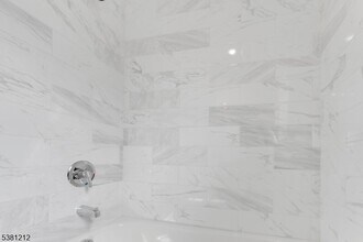 138 Milford Ave in Newark, NJ - Foto de edificio - Building Photo