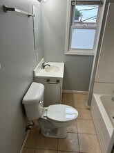 1226 W Mullan Ave in Waterloo, IA - Building Photo - Building Photo