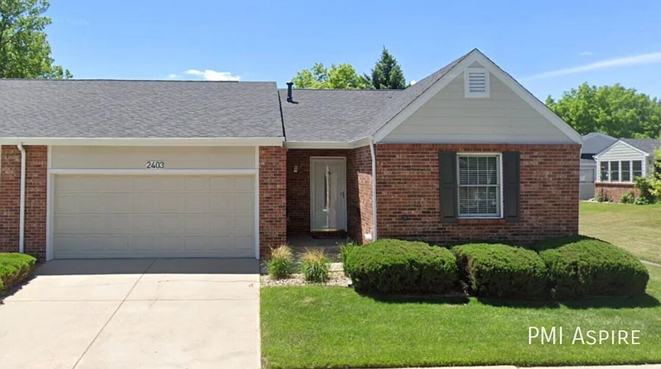 2403 Elmhurst Pl in Longmont, CO - Building Photo