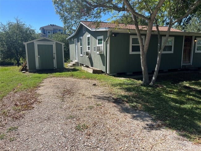 810 S Brownell St in La Porte, TX - Building Photo - Building Photo