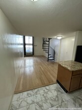 385 Dorchester St in Boston, MA - Building Photo - Building Photo