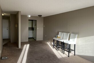 1285 Martin St in White Rock, BC - Building Photo - Building Photo