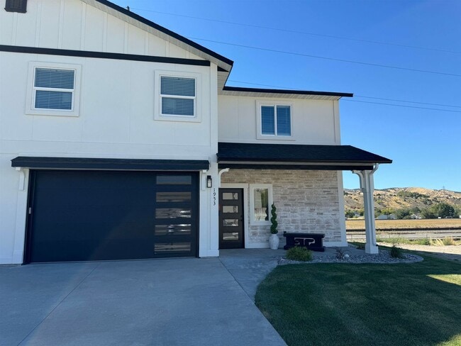 property at 1953 S 1st Ave