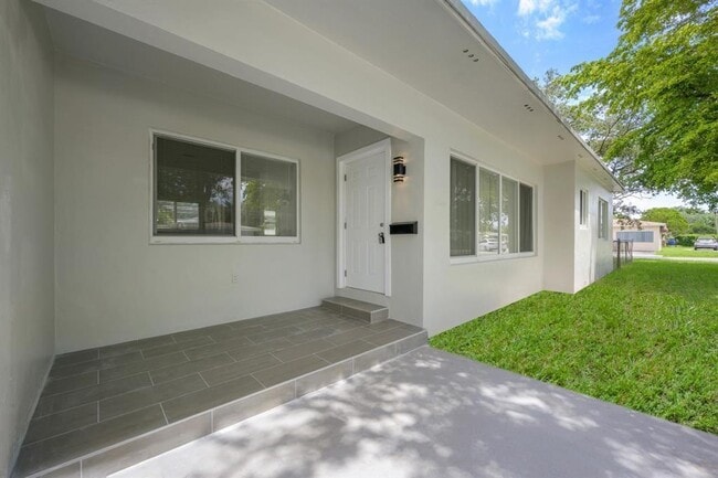 2601 Taylor St in Hollywood, FL - Building Photo - Building Photo