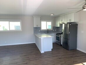 1323 11th St in Santa Monica, CA - Foto de edificio - Building Photo