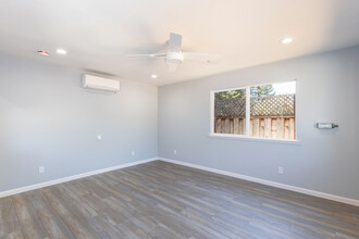 3938 Gravenstein Hwy S in Sebastopol, CA - Building Photo - Interior Photo